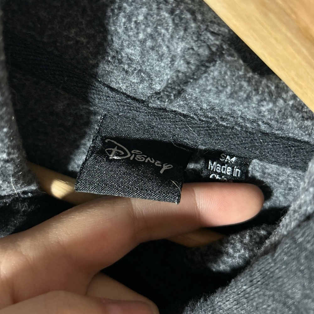 Disney Dumbo Dark Gray Graphic Hoodie, Vintage Feel, Size Medium - Picture 5 of 8